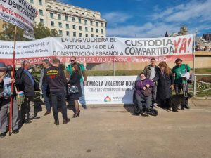 Custodia compartida, ANAVID y Padres de la Plaza en Barcelona, en defensa de la igualdad ante la ley, 04.02.23 Redes Paralelas