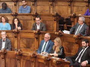 Pleno extraordinario, Ayuntamiento de Barcelona durante la aprobación del Plan de Usos del Eixample. 03.02.23 Redes Paralelas