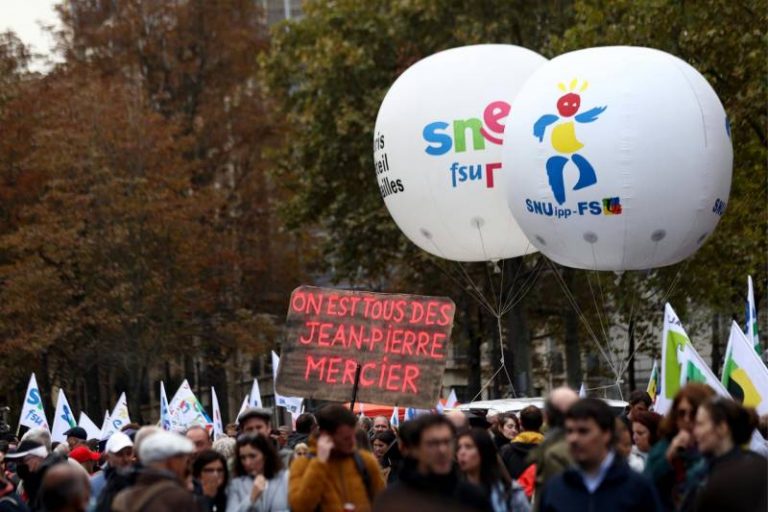 Francia a huelga 3ra semana de enero por reformas de pensiones. Imagen de la huelga nacional en Paris el 29.09.2022. EFE M BADRA