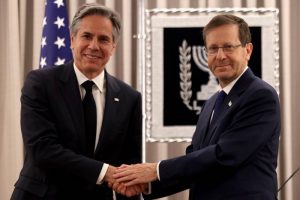 El presidente de Israel Isaac Herzog d se reune con el secretario de Estado de los Estados Unidos Antony Blinken i en Jerusalen 30.1.23 . EFE M Kahana