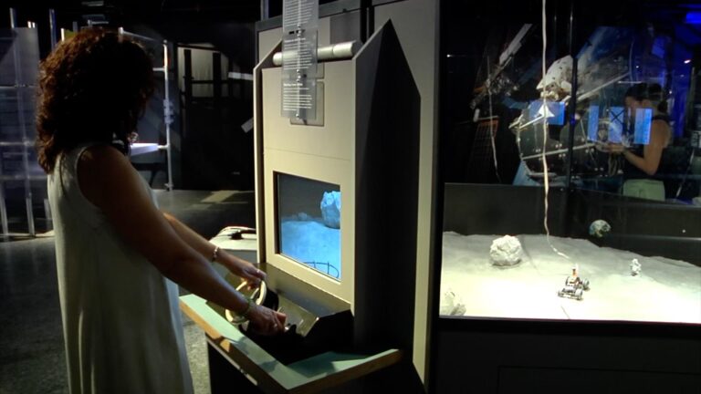 Llega al Museu de les Ciències una exposición interactiva para sentirse astronauta por un día